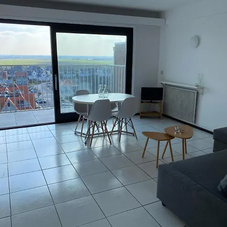 Zonnige Studio Aan De Zeedijk Van Middelkerke. Middelkerke