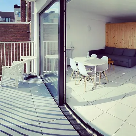 Zonnige Studio Aan De Zeedijk Van Middelkerke.